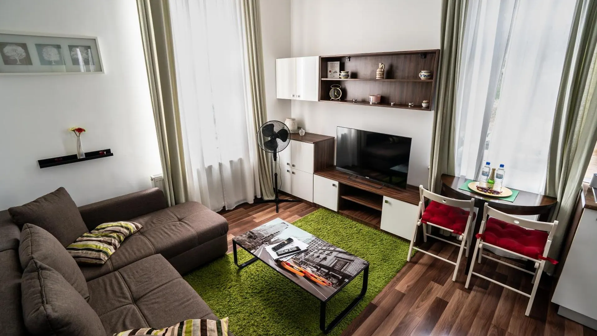 Downtown Central University Apartament - Cal1 Bucharest 0*,